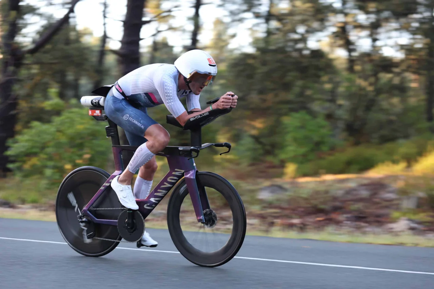 Arnaud Guilloux sur le parcours vélo du Frenchman, le 15 mai 2026
